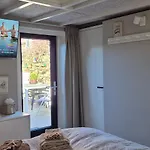 Apartment Tiny De Haas Luxe Met Heerlijk Terras En Infraroodsauna